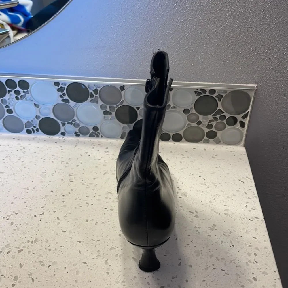 Stuart Weitzman Right Leather Boot Only - image 3